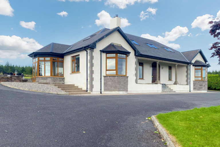 Tour House